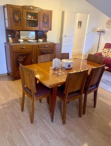 maison delalonde Autun centre appartement familial 7places in Отун
