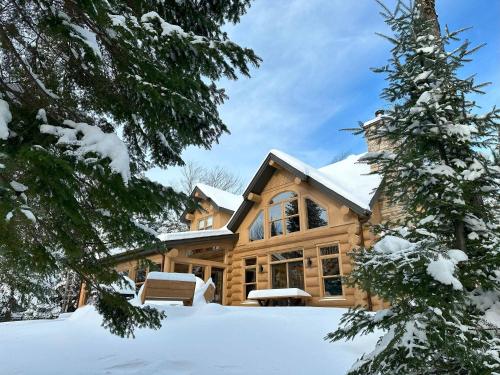 . Blue Bear Spa sauna private pool lake access