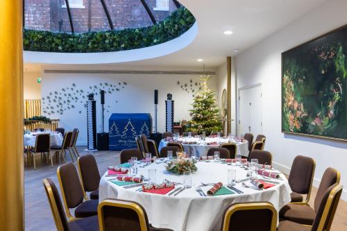 บริการและสิ่งอำนวยความสะดวก, The White Hart Hotel Lincoln in ลินคอล์น