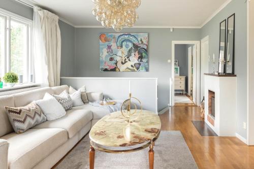 Villa Spacious in 테뷔