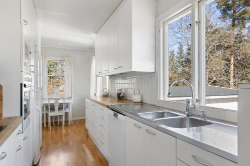 Villa Spacious in 테뷔