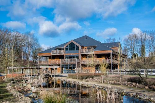 Exterior view of Recreatiedomein Warredal - The Lodge