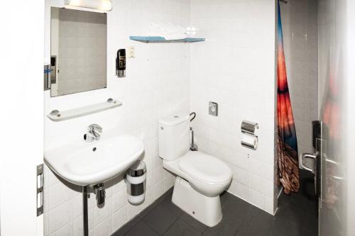 Budget Twin Studio with Private External Bathroom image 10