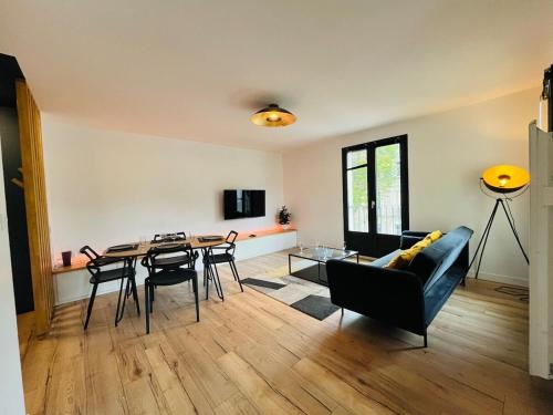 Létesítmények, Casa Amarelo in Saint-Serge
