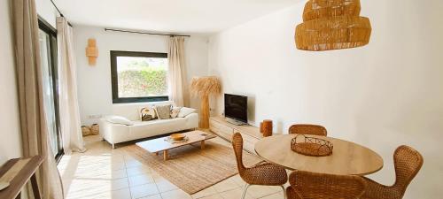 ห้องส่วนกลางสำหรับนั่งเล่น/ดูทีวี, Casa Maïna (Casa Maina) in กอร์เบรา