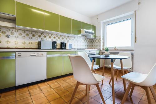 Konyha, Wooon I O105 XXL I 10 Personen I 4 Schlafzimmer I 160m2 I Smart I P I in Ibbenbüren