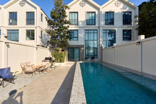 Modern Elegance Pool Villa
