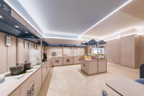 Hanting Hotel Shanghai International Tourism Zhong'an Road, Шанхай (фото 7)