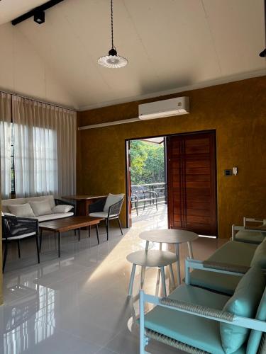 Rabbit Bungalow in Koh Phayam (Ranong)