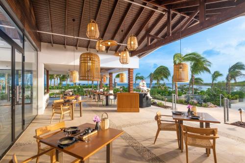 餐廳, Sandals Royal Curacao All Inclusive Couples Only in 紐波特