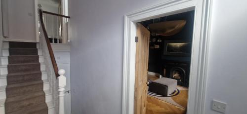 Extended 3BD SplitLevel Cottage in Popular Village - main image