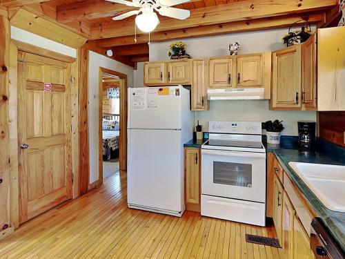 Cherished Memories 2 Bedrooms Sleeps 6 Jetted Tub Near Golf Course - image 41