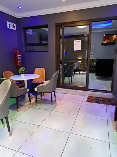 Pub, Ekuthuleni Guest House Benoni in Benoni AH