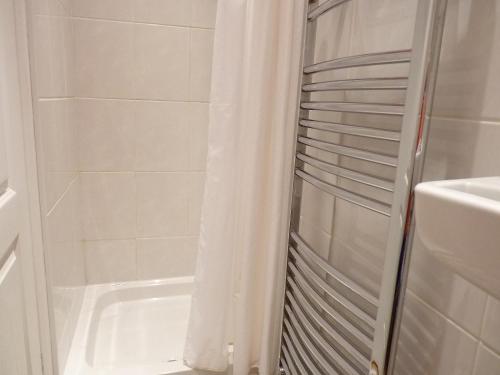 Apollo Guest House - image 6