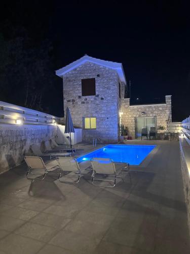 Skats, Simou villa in Simou