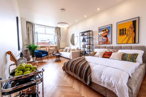 Sunny & Quiet studio in peaceful hood,metro access