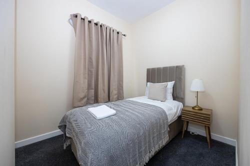 Modern 3BR Home Sleeps 7 Fast WiFi Perfect for Long Stays, Manchester (fotografie 9)
