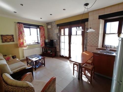2 bedrooms, 4 beds