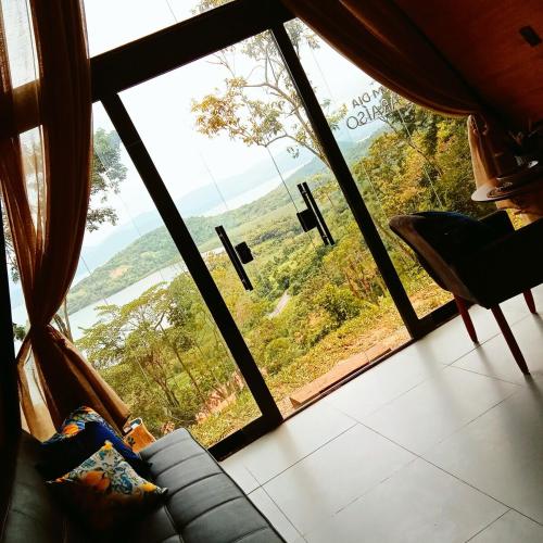 Chalé Suiço Blue Lemon ECO Paraty RJ, vista para o mar (Chale Suico Blue Lemon ECO Paraty RJ, vista para o mar) in Praia Grande