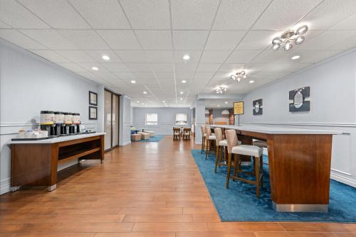 Hampton Inn Bordentown - image 11