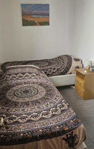 2 twin beds