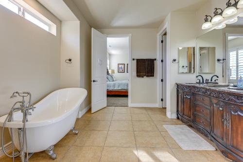 Luxe Home with Pool Grill-25 Mins to St George - image 11