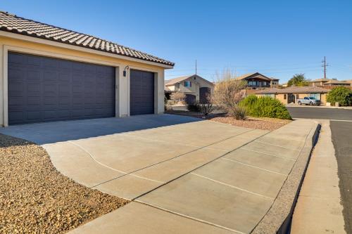 Luxe Home with Pool Grill-25 Mins to St George - image 2