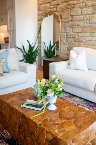 Historic Loft Located In Downtown St Marys Kansas detail