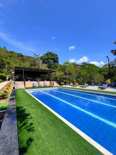 Peldbaseins, Hotel Zipa Villeta - Sede Campestre in Villeta