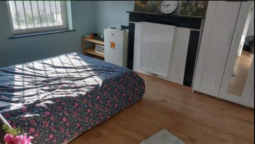 Chambre confortable lit double schaarbeek 1ere étage clé normal, Bruxelles (foto 8)
