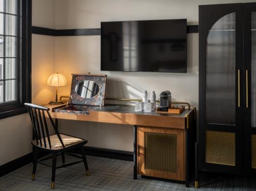 Visitation Hotel Fredrick, a Tribute Portfolio Hotel Room Type - Executive Larger King Studio
