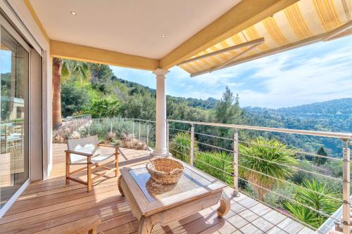 Terrazzo/balcone, VILLA NIDAZUR VI4413 By Riviera Holiday Homes in La Trinite
