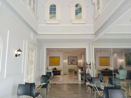 로비, Apartemen Metropolitan in 북브카시