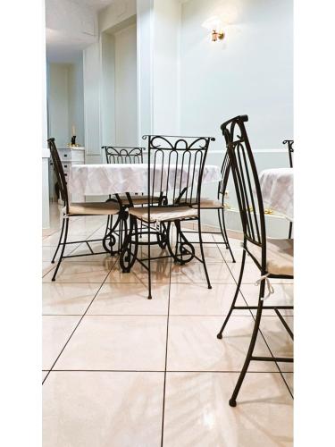 บริการและสิ่งอำนวยความสะดวก, Vila Roma in เดวา