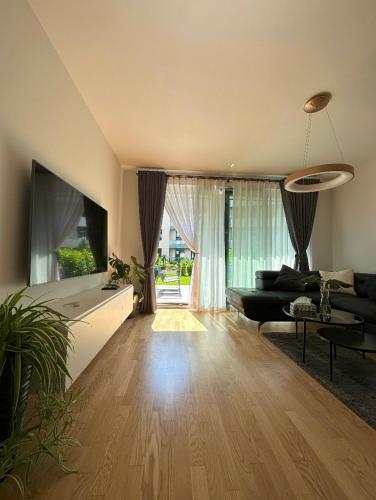 Apartment with Garage & Terrace