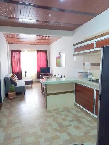 COMODO APARTAMENTO CENTRAL EN BARRIO SEMI RURAl near La Vanguardia Airport