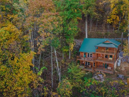 Serene Mountain Retreat by Ghosal Luxury Lodging