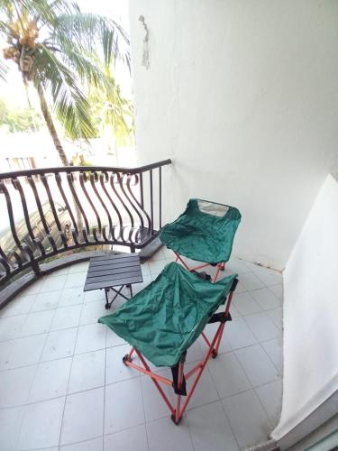 Inap Desa Chempaka, Golden Straits Villa in กัมปุงบากันปีนัง