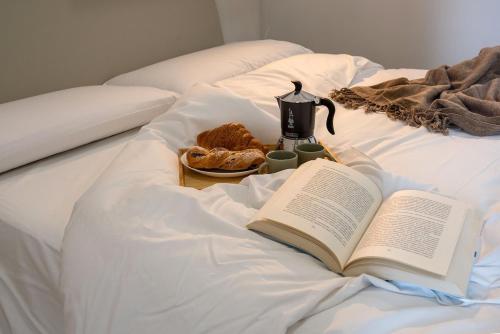 Urban Oasis near Termini, Free Parking&Balcony, int10, Roma (foto 5)