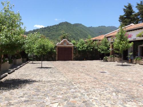 Villa 14 Santa Ines Antigua Guatemala - image 2
