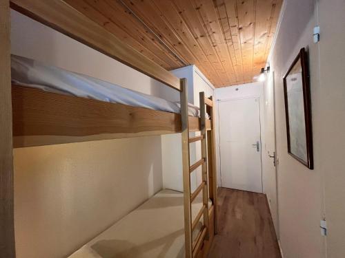 Studio central, proche pistes, balcon - FR-1-518-163