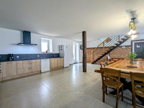 Grand Gîte en Berry avec Jardin, Jeux et Parking - FR-1-591-714 (Grand Gite en Berry avec Jardin, Jeux et Parking - FR-1-591-714) in Mers-sur-Indre