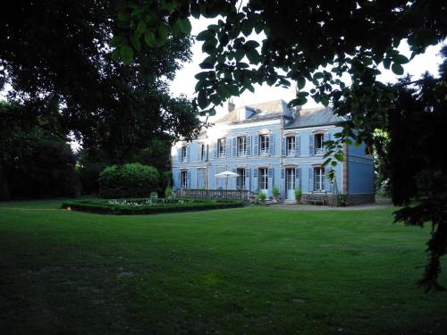 Gîte charmant avec jardin clos et parking à Saint-Sauveur-Marville - FR-1-581-146 (Gite charmant avec jardin clos et parking a Saint-Sauveur-Marville - FR-1-581-146) in Châteauneuf-en-Thymerais