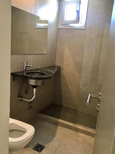 Studio Apartment image 6