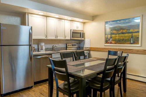 Glenwood Springs Cedar Lodge - main image