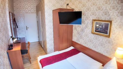 Single Room image 5