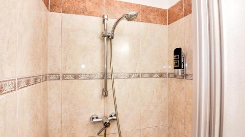 Single Room image 3