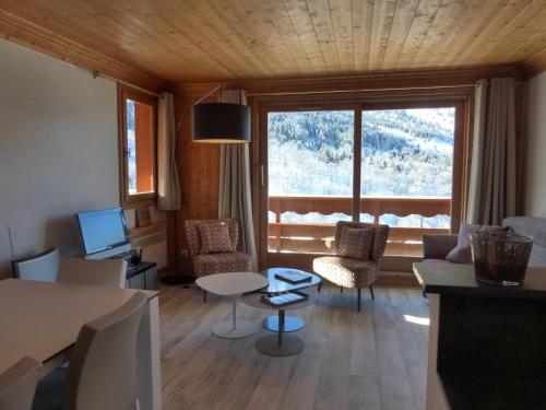 Bel appartement 3 pièces rénové - Méribel, 6 pers, Wi-Fi, garage - FR-1-411-976 (Bel appartement 3 pieces renove - Meribel, 6 pers, Wi-Fi, garage - FR-1-411-976) in เลเซเรตตา