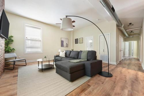 9 Bedroom House with King-sized Bed near Bakery Square 9 Bedroom House with King-sized Bed near Bakery Square