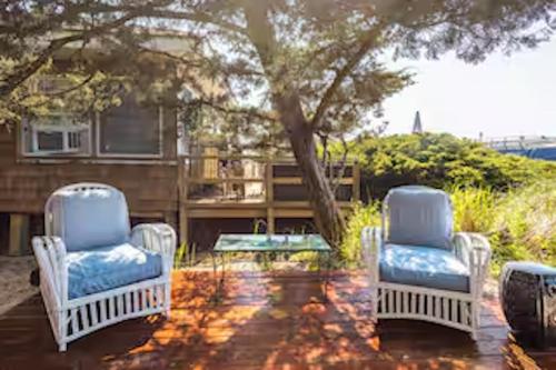 Chill Fire Island Beachfront Cottage with Amazing Bay and Sunset Views, Perfect Location in Fair Har in Kismet